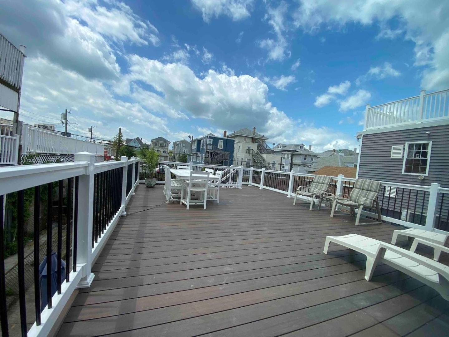 Holiday home Big Deck Energy-1 Block To & Boardwalk